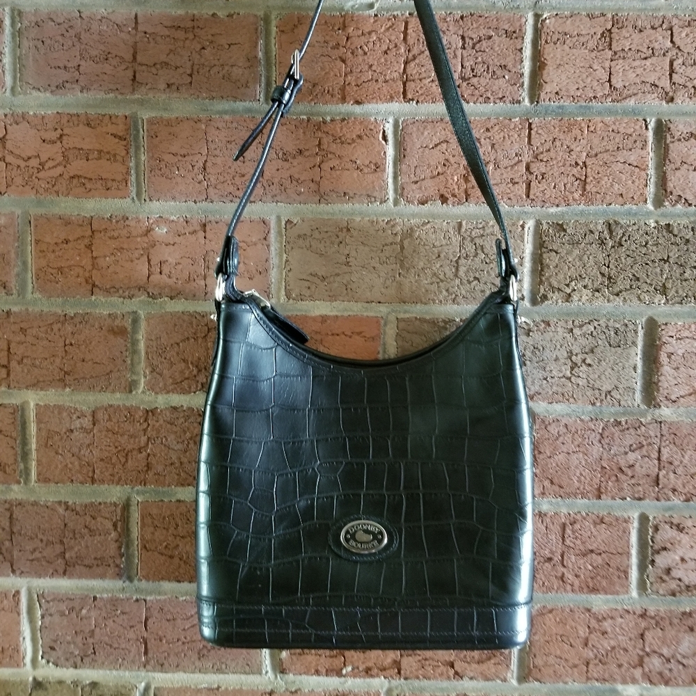 GORGEOUS DOONEY & BOURKE BLACK TEXTURED SHOULDER B